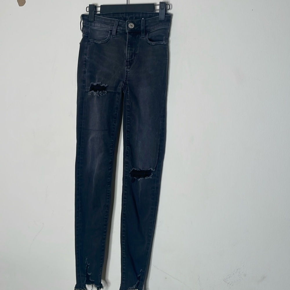 American Eagle 000 black distressed jeans​